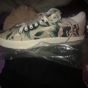 Burberry Sneakers size 39